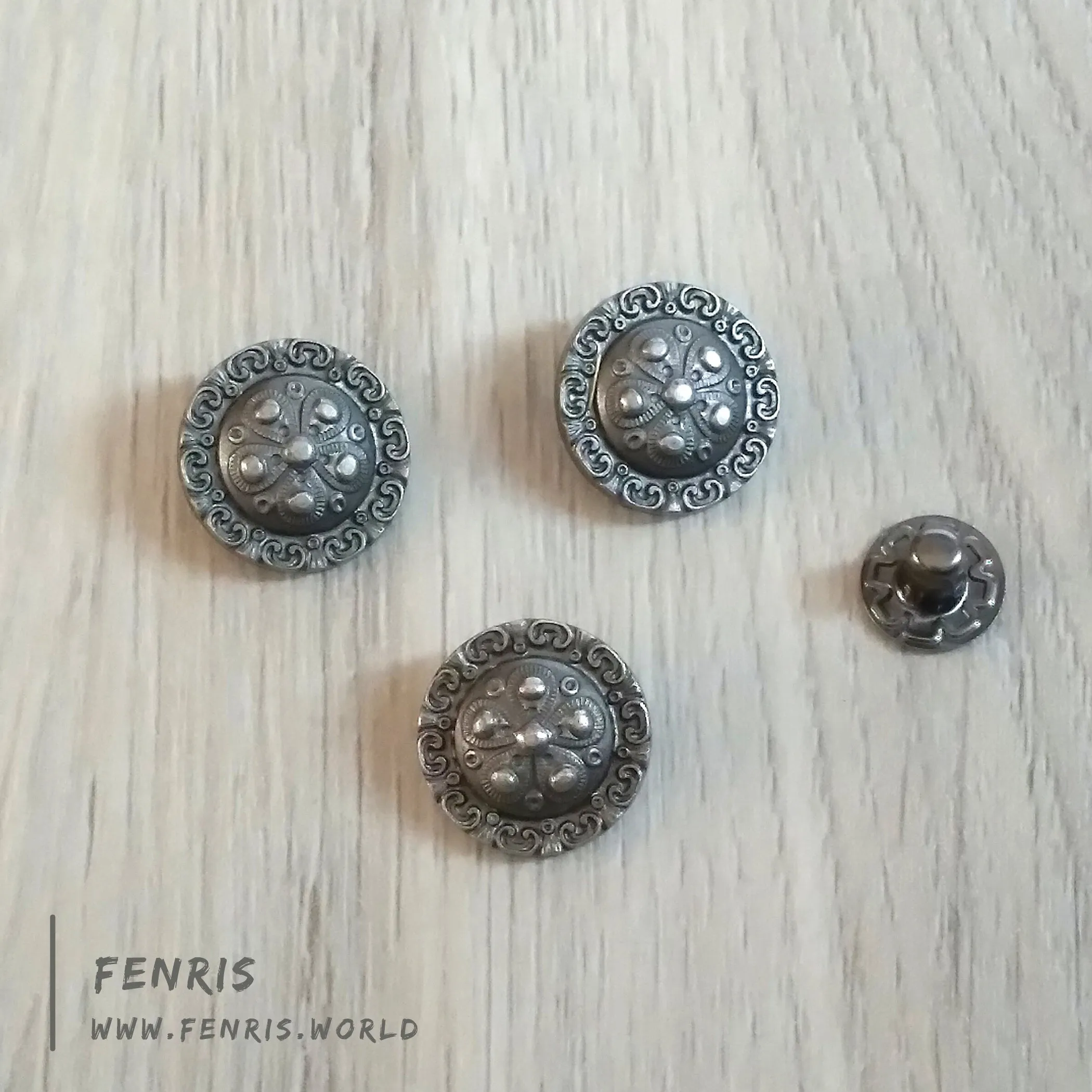 Concho Snaps Silver Asian Floral