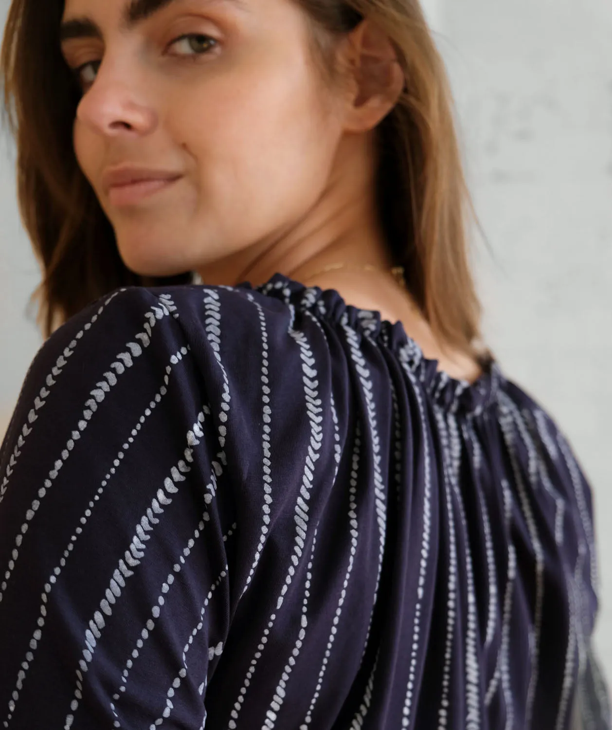 VINCI printed top in Navy/White